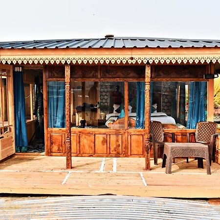 Готель Heritage Amina Group Of Houseboats Срінагар Екстер'єр фото