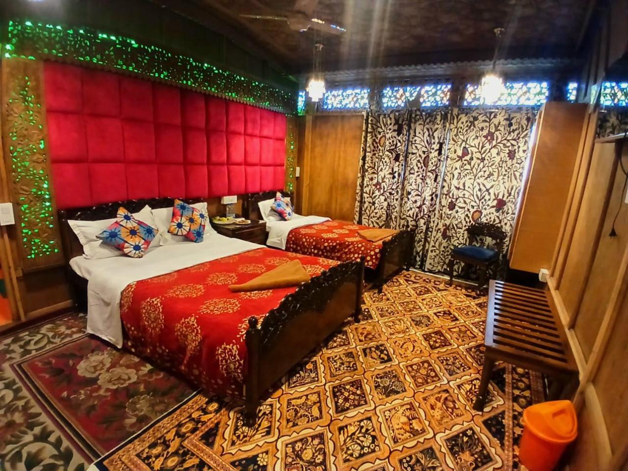 Готель Heritage Amina Group Of Houseboats Срінагар Екстер'єр фото