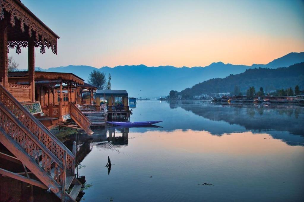 Готель Heritage Amina Group Of Houseboats Срінагар Екстер'єр фото