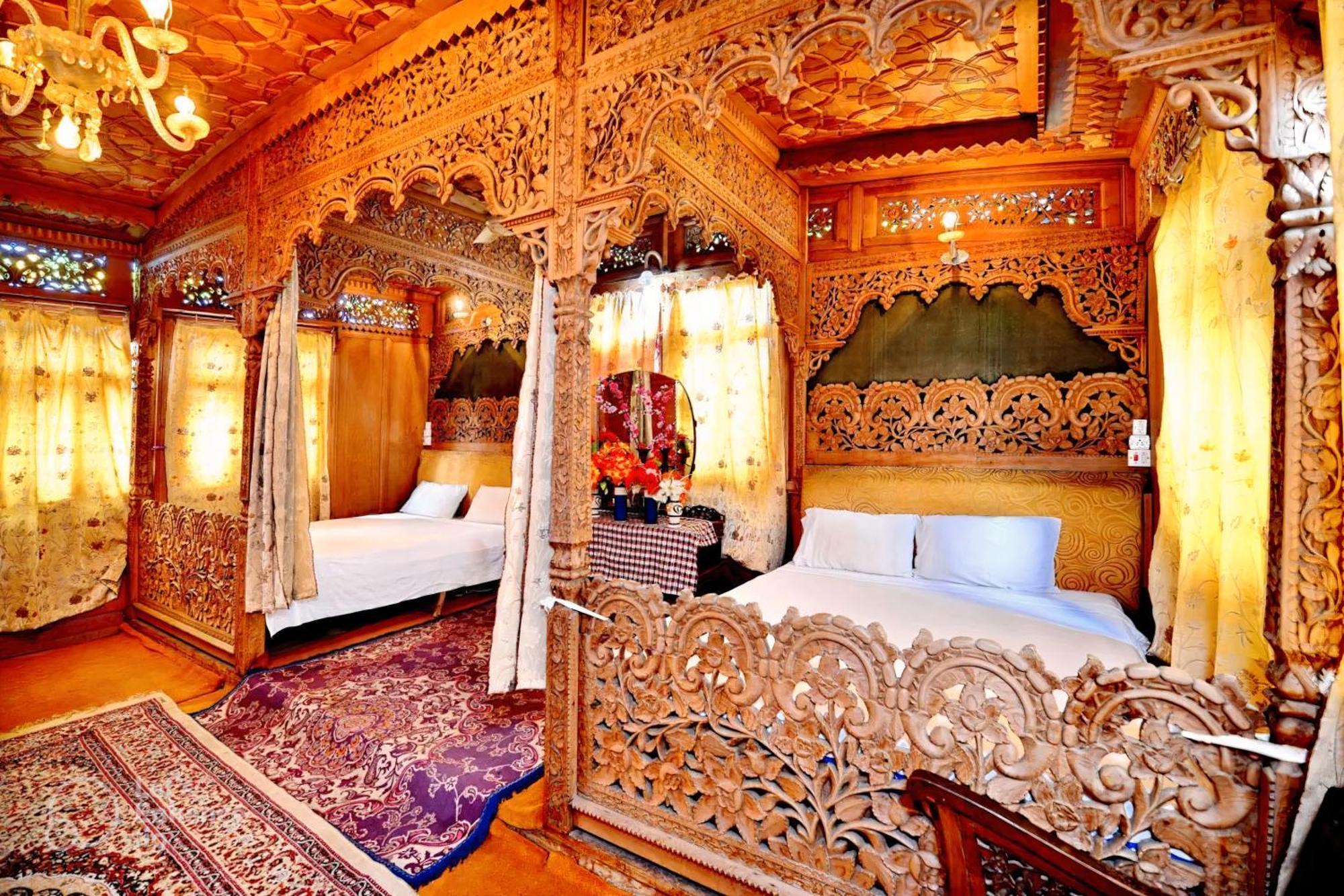 Готель Heritage Amina Group Of Houseboats Срінагар Екстер'єр фото