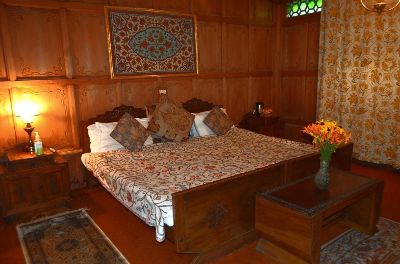 Готель Heritage Amina Group Of Houseboats Срінагар Екстер'єр фото
